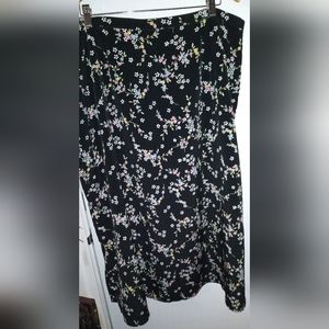 TR Bentley plus flower print skirt Size 24